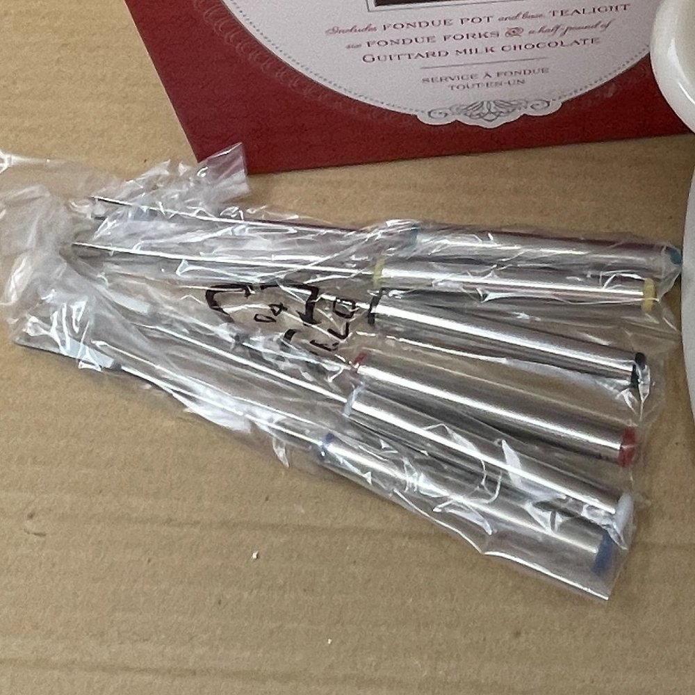 NWTIB Williams-Sonoma Fondue Set, 6 Forks, TeaLight, Stand, Pot = 3.5" T x 5" W - Picture 3 of 10